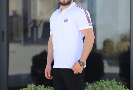 ابيض